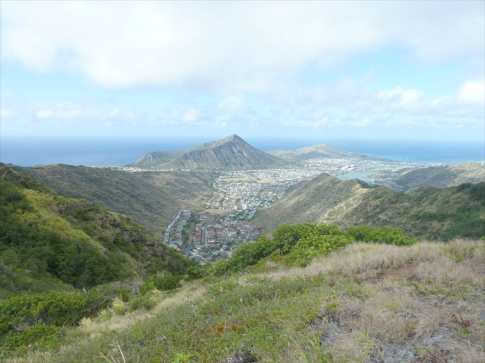 Hiking Kamiloiki Ridge to Lunalilo Home Road Valley