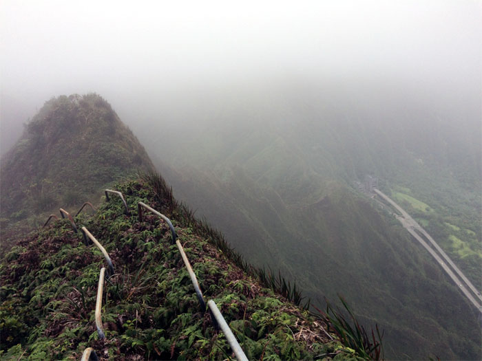 Hiking Kulana'ahane Trail to Moanalua Powerlines