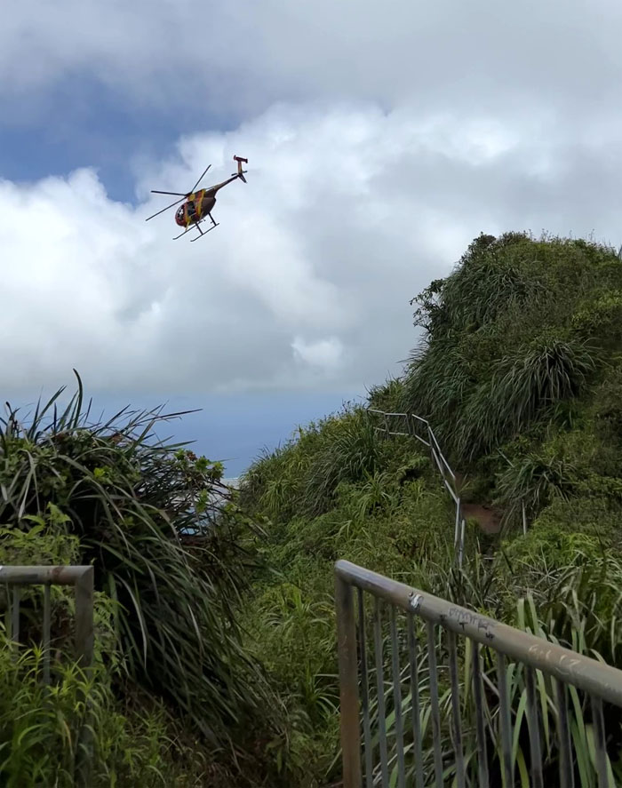 Hiking Moanalua Saddle to Stairway to Heaven