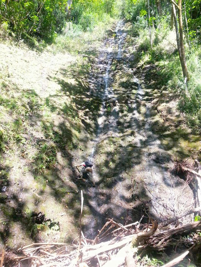 Hiking Naniuapo Falls