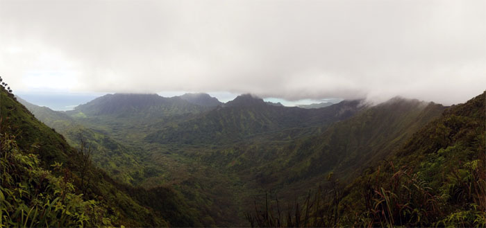 Hiking Poamoho Trail to Waikane Trail