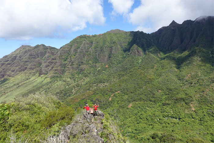 Hiking Razor's Ridge to Tiki Ridge 