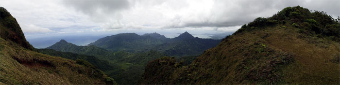 Panoramic view of Punalu'u Valley and Kahana Valley