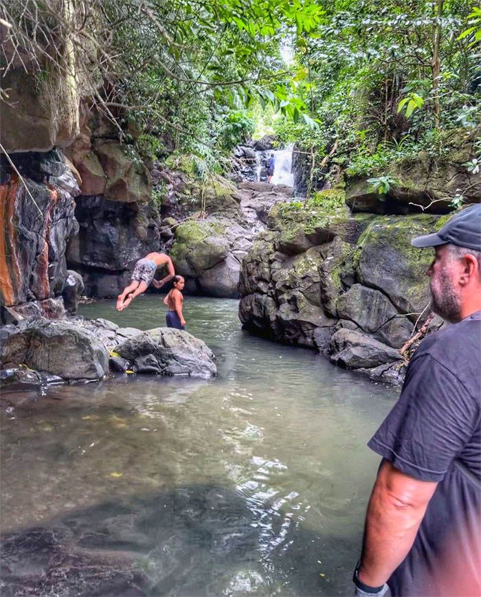 Hoaniani Falls