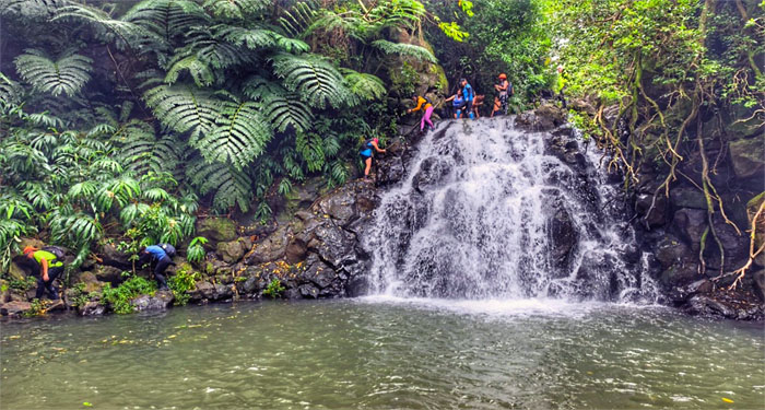 Hoaniani Falls